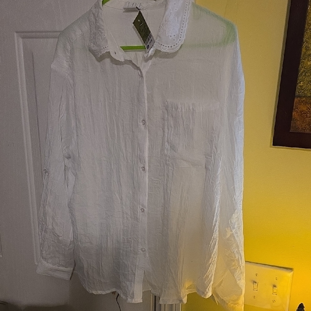 White Button-Up Shirt with Lace Collar